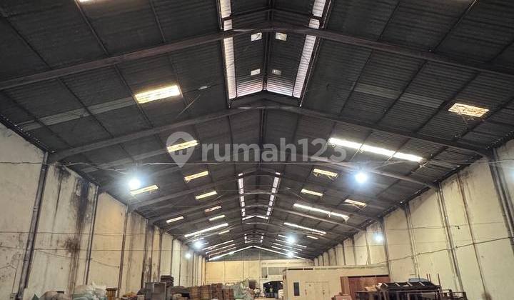 Active Cigarette Factory in Bandulan Malang, Rarely Profitable.