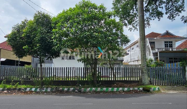 Rumah Kolonial Belanda Terawat Di Tengah Kota Malang Strategis