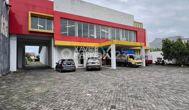 Warehouse with Wide Access to Toll Road in Pakis Malang Area, Ready to Use, Strategic.