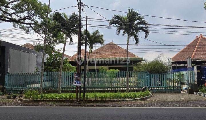 Strategis Rumah Luas Klasik Tengah Kota Malang Siap Huni 1