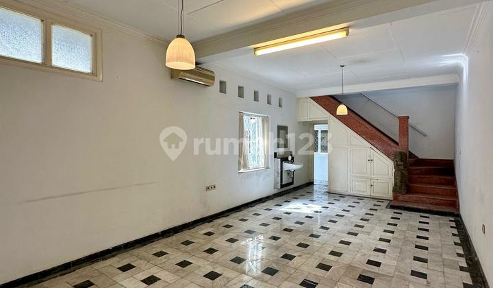 Rare Original Dutch Colonial In The Mountain Area Near Ijen Boulevard 2