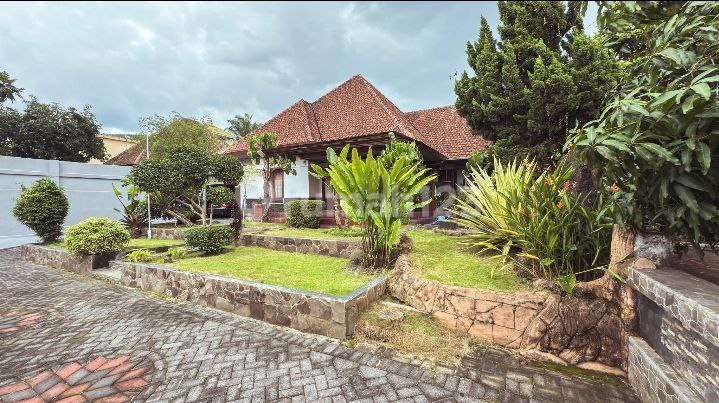Rumah Klasik Terawat Nol Jalan Besar Kota Malang Langka Siap Huni 2