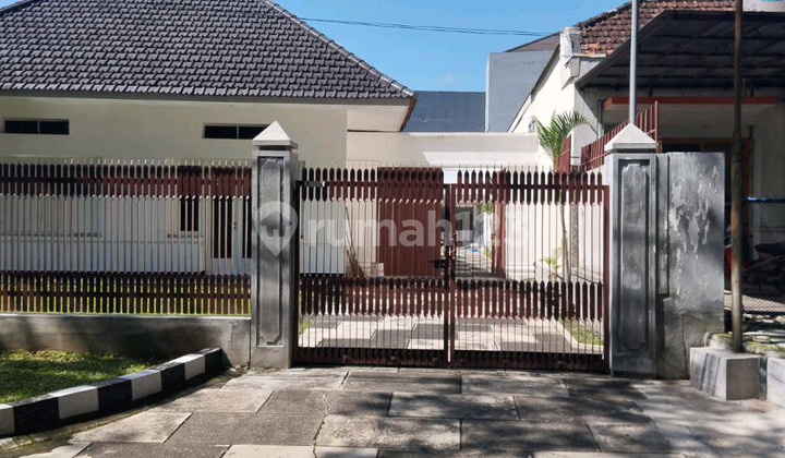 Rumah Jalan Raung Malang Mewah Lokasi Strategis Siap Huni SAM.YA5470 2