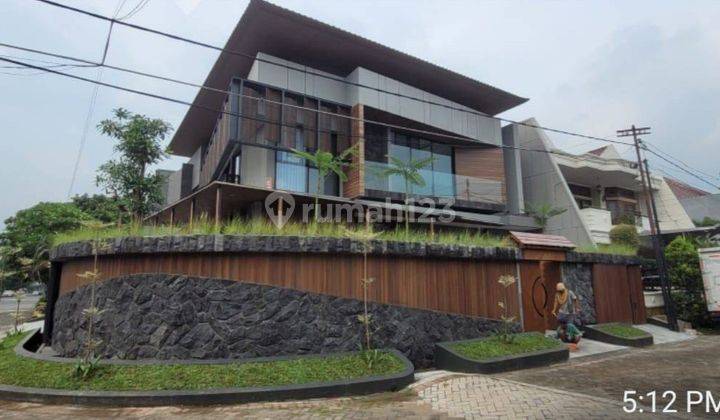 Rumah Tropical di Manyar, Surabaya 1