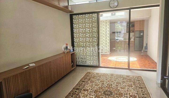 Disewakan Rumah Furnished Nyaman Di Sumarecon Bandung 1