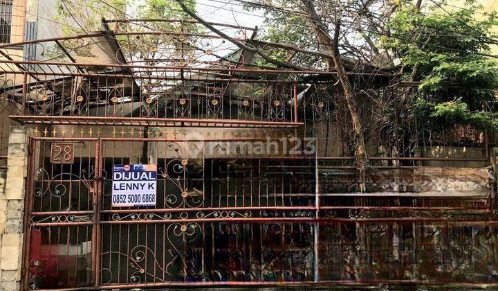 Rumah Tua Di Pintu Air. Lokasi Strategis.  1