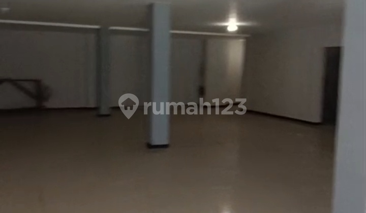 For rent.attached shop house.3 units 2