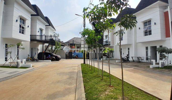 Dijual Property "TOWNHOUSE MEWAH",One Gate System Dijatisampurna 2