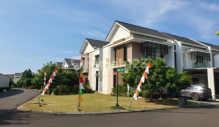 RUMAH SIAP HUNI 2 LANTAI POSISI HOOK DI SUMMARECON BEKASI 2