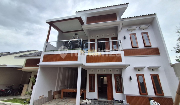 A READY-TO-OCCUPY MODERN HOUSE IN A CLUSTER NEAR SAMBISARI TEMPLE, KALASAN