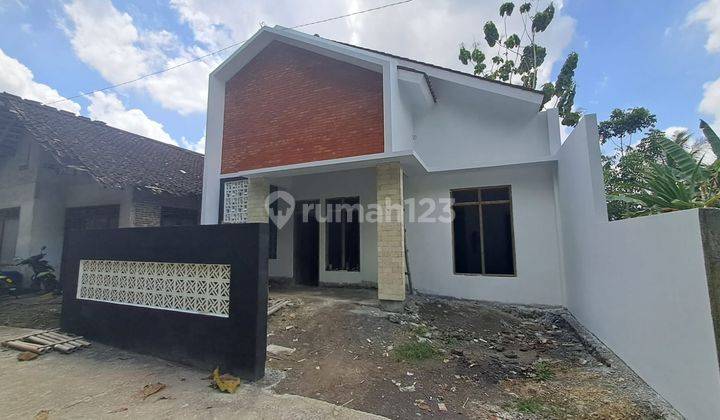 Rumah Model Mezzanine Furnished SHM Siap Huni Di Bangunjiwo 1