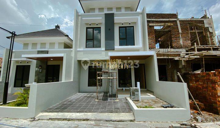 Rumah Cantik 2 Lantai, 4 Menit Ke Stasiun Kereta Brambanan 1