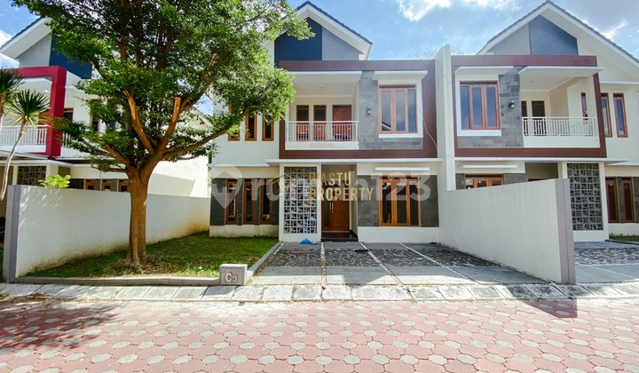 RUMAH MEWAH LOKASI STRATEGIS DEKAT RS HERMINA JOGJA, SIAP HUNI! RUMAH MEWAH LOKASI STRATEGIS DEKAT RS HERMINA JOGJA, SIAP HUNI!