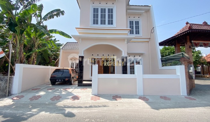 RUMAH 2 LANTAI DESIGN KLASIK DEKAT RUMAH SAKIT HARDJOUKITO RUMAH 2 LANTAI DESIGN KLASIK DEKAT RUMAH SAKIT HARDJOUKITO