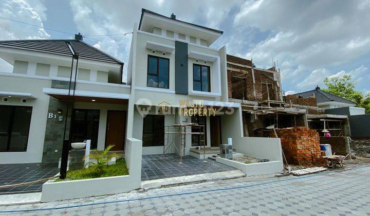 Rumah Cantik 2 Lantai, 4 Menit Ke Stasiun Kereta Brambanan 2