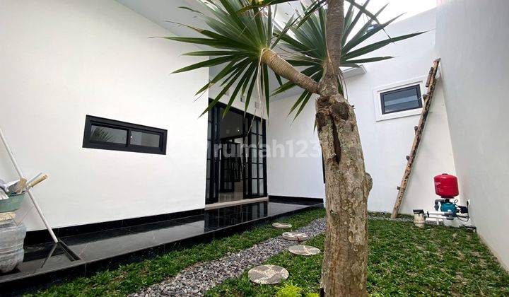 RUMAH KLASIK MODERN DI NGAGLIK, DEKAT JALAN BESI JANGKANG 2