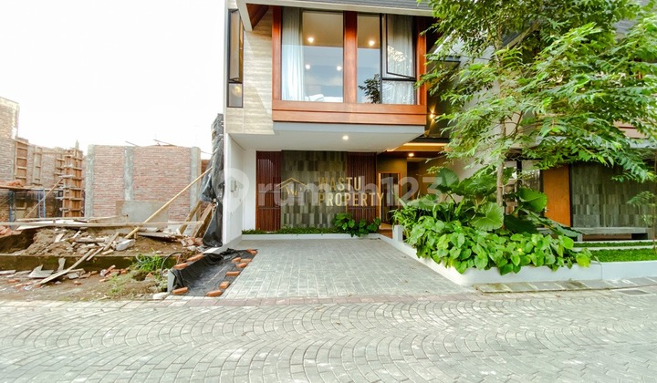 RUMAH MEWAH DI SLEMAN DALAM RING ROAD DEKAT TRANSMART MAGUWOHARJO 1