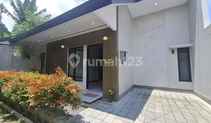 Ready-to-Occupy Minimalist House, North Lpmp, Kalasan, Sleman 2