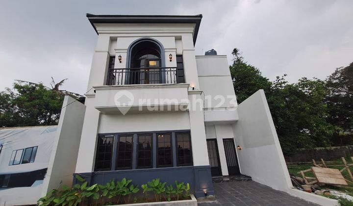 Rumah Mewah 2 Lantai di Godean Dekat Pusat Kota! Rumah Mewah 2 Lantai di Godean Dekat Pusat Kota!