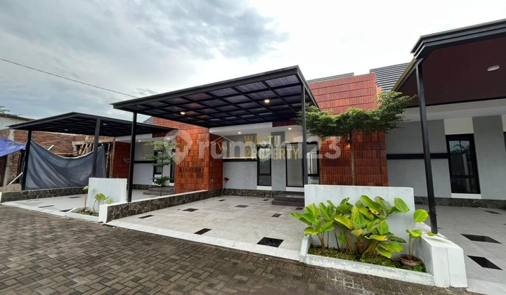 Modern Tropical Design Ready-to-Occupy House in Cebongan, Sleman 2