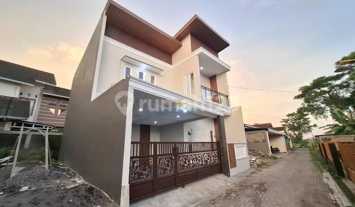 Rumah 2 Lantai Semi Furnish Akses Mudah Dekat Ringroad Maguwo