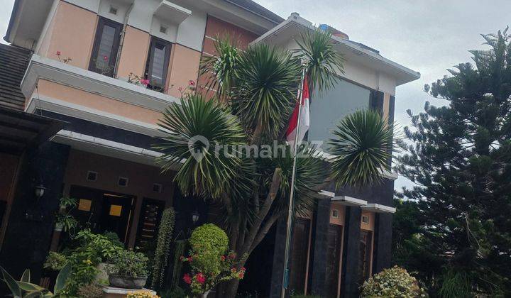 Rumah Mewah Fully Furnished Di Lokasi Premium Posisi Hook Dekat Tugu Jogja 1