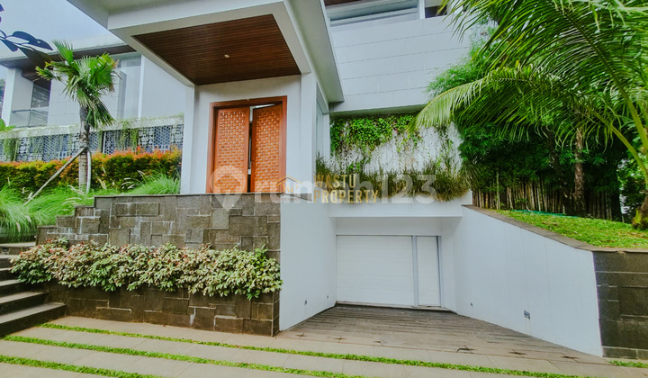 Rumah Mewah Posisi Hook di Pondok Indah Dekat Sekolah Bakti Mulya