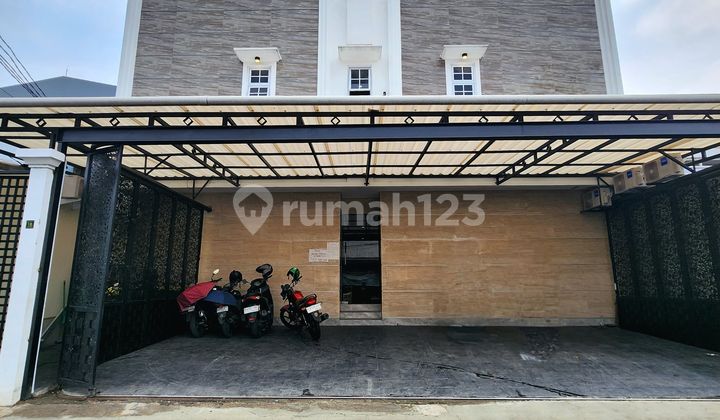 Kost ekslusive 32 kamar furnished okupansi full dekat stasiun Mrt