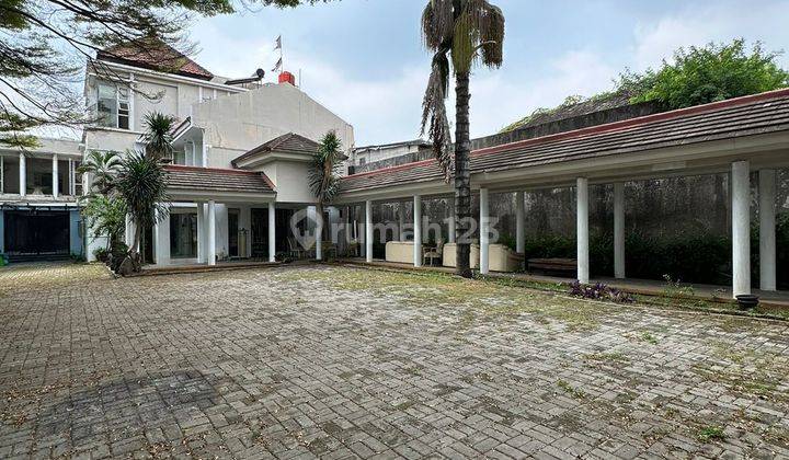 Rumah Terawat di Menteng Proklamasi Lingkungan Elit Jalan Lebar  1