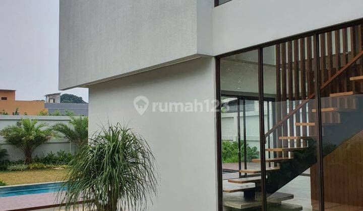 Modern Tropical House di jati padang bebas banjir