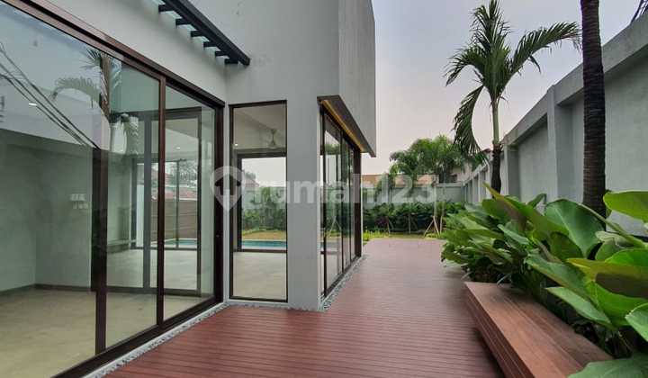 Modern Tropical House di jati padang bebas banjir