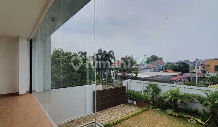 Modern Tropical House di jati padang bebas banjir