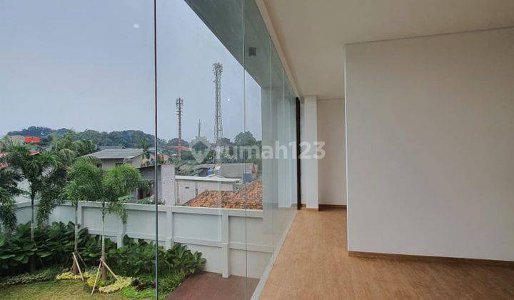 Modern Tropical House di jati padang bebas banjir