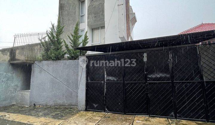 Rumah Modern 3 lantai siap huni dekat one bellpark bebas banjir  1