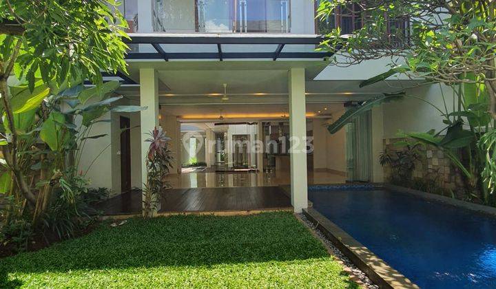 Rumah Modern Tropical private pool di kemang timur bebas banjir 1