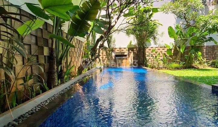 Rumah Modern Tropical private pool di kemang timur bebas banjir 2