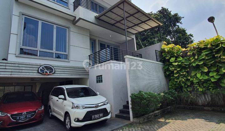 Rumah bagus 3 lantai dalam townhouse dipejaten barat bebas banjir 1