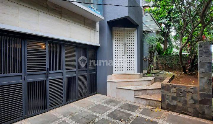 Rumah bagus siap huni private pool dalam townhouse di antasari 1