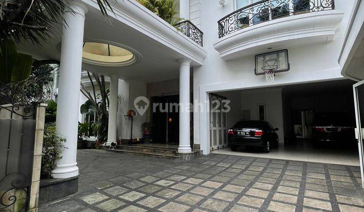 Rumah Mewah Modern Classic Design Lokasi Premium Dekat Senayan  1