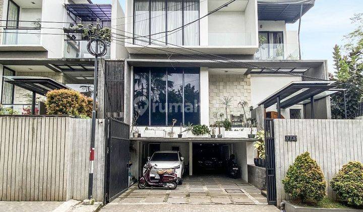 Rumah Modern 3 Lantai Siap Huni Area Bangka Kemang Bebas Banjir  1