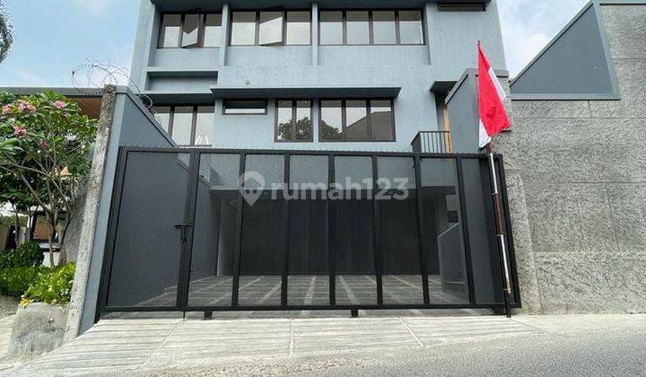 Brand New Industrial House 3 Lantai Private Pool Bebas Banjir  1