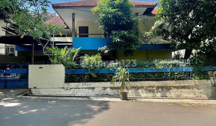 Rumah Masih Kokoh Posisi Hoek di Prime Area Senopati Dekat Scbd  1