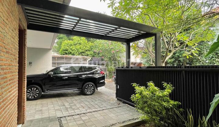 Rumah Modern Javanese Style Dalam Komplek Besar di Lebak Bulus 2