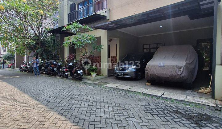 Rumah Modern Minimalis Siap Huni Dalam Townhouse di Jln Intan  1