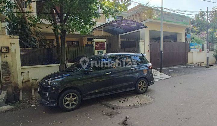 Rumah 2 Lantai Masih Kokoh Lokasi Depan Taman di Hangjebat  1