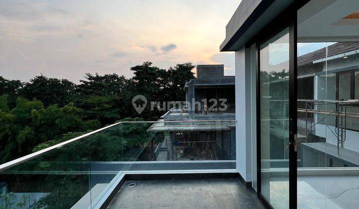 Brand New Modern Glass House 4 Lantai Private Pool Bebas Banjir  2