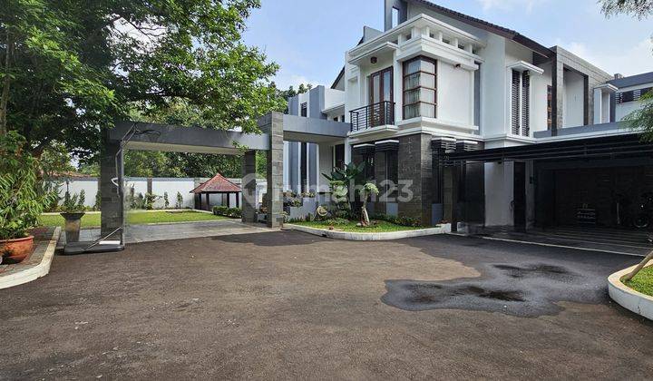 Rumah Mewah Siap Huni With Private Pool di Bintaro Sektor 2  1