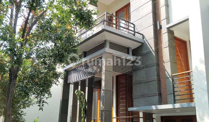 Rumah 3 Lantai Bisa Untuk Kantor Area Strategis Bebas Banjir 1