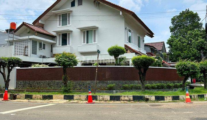 Rumah Bagus Terawat Posisi Hoek di Prime Area Senopati Dekat Scbd 1