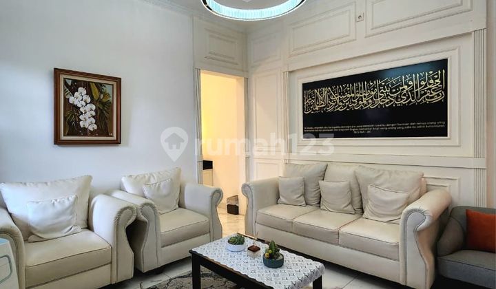 Rumah Mewah Konsep Modern Dalam Komplek Perumahan Besar Dekat MRT Rumah Mewah Konsep Modern Dalam Komplek Perumahan Besar Dekat MRT